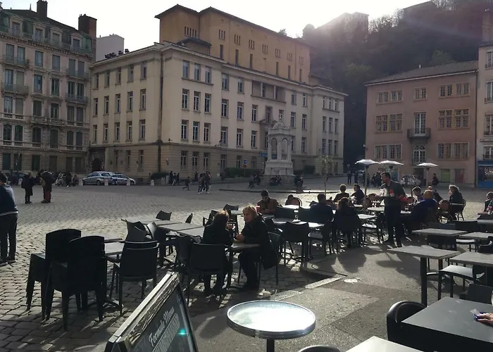 Lyon Standing Historic City Apartment